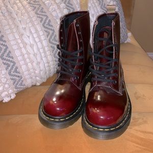 Cherry dr. Martens